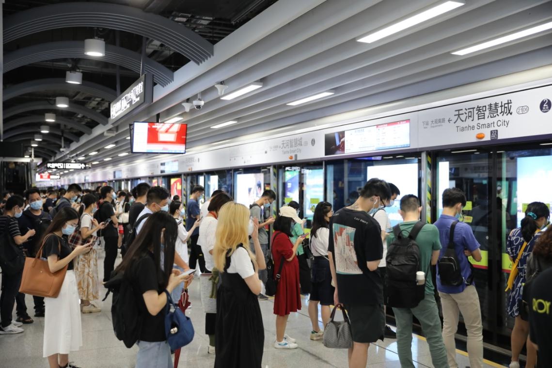 暑運來襲!地鐵客流量進入地獄模式,每日超過900萬人次恐怖客流!(圖1) b1d35247564a313f5593ee2b1076b7f2.jpeg